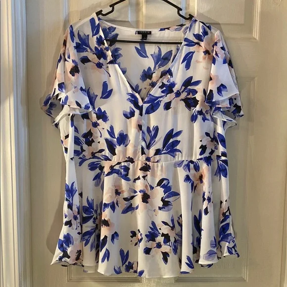 Torrid Ruffled White and Blue Blouse with Peter Pan Collar - Picture 3 of 10